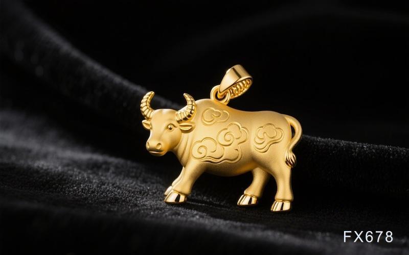 欧美关税摩擦升级推高避险需求，黄金续创历史新高