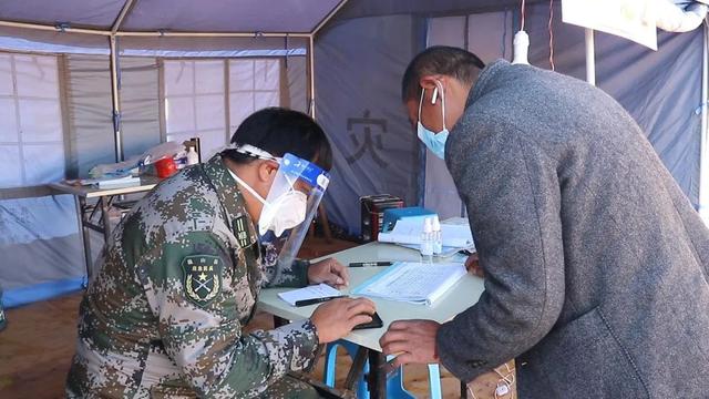 【严守疫情防控/守牢疫情防控】 【严守疫情防控/守牢疫情防控】