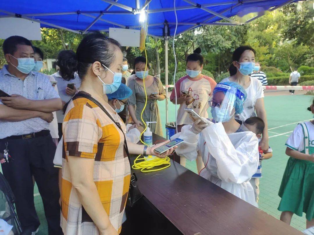 【疫情大战大考_疫情大考中国答卷专题片】