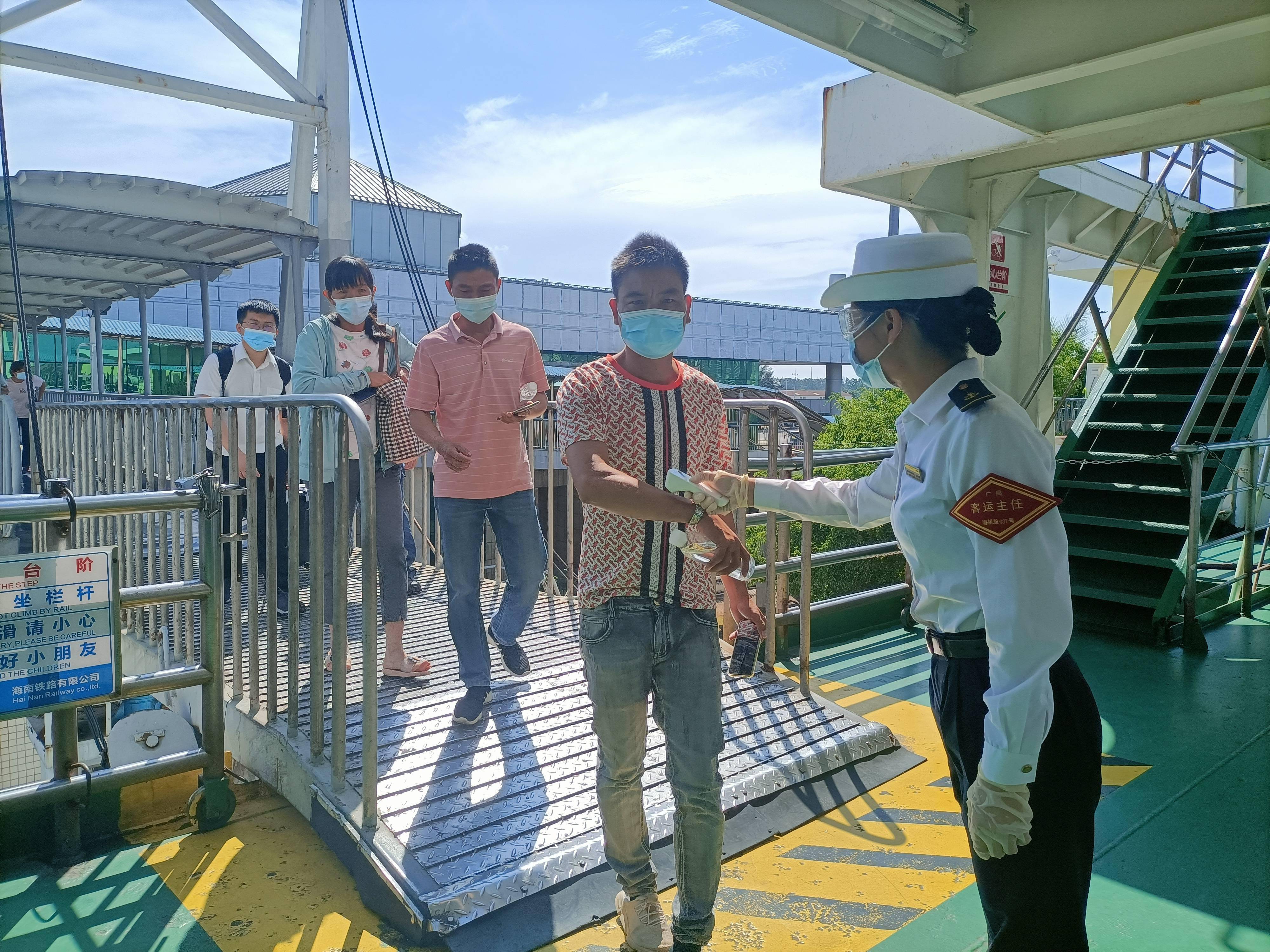 【疫情防控常态,疫情防控常态化,筑牢防线不放松】