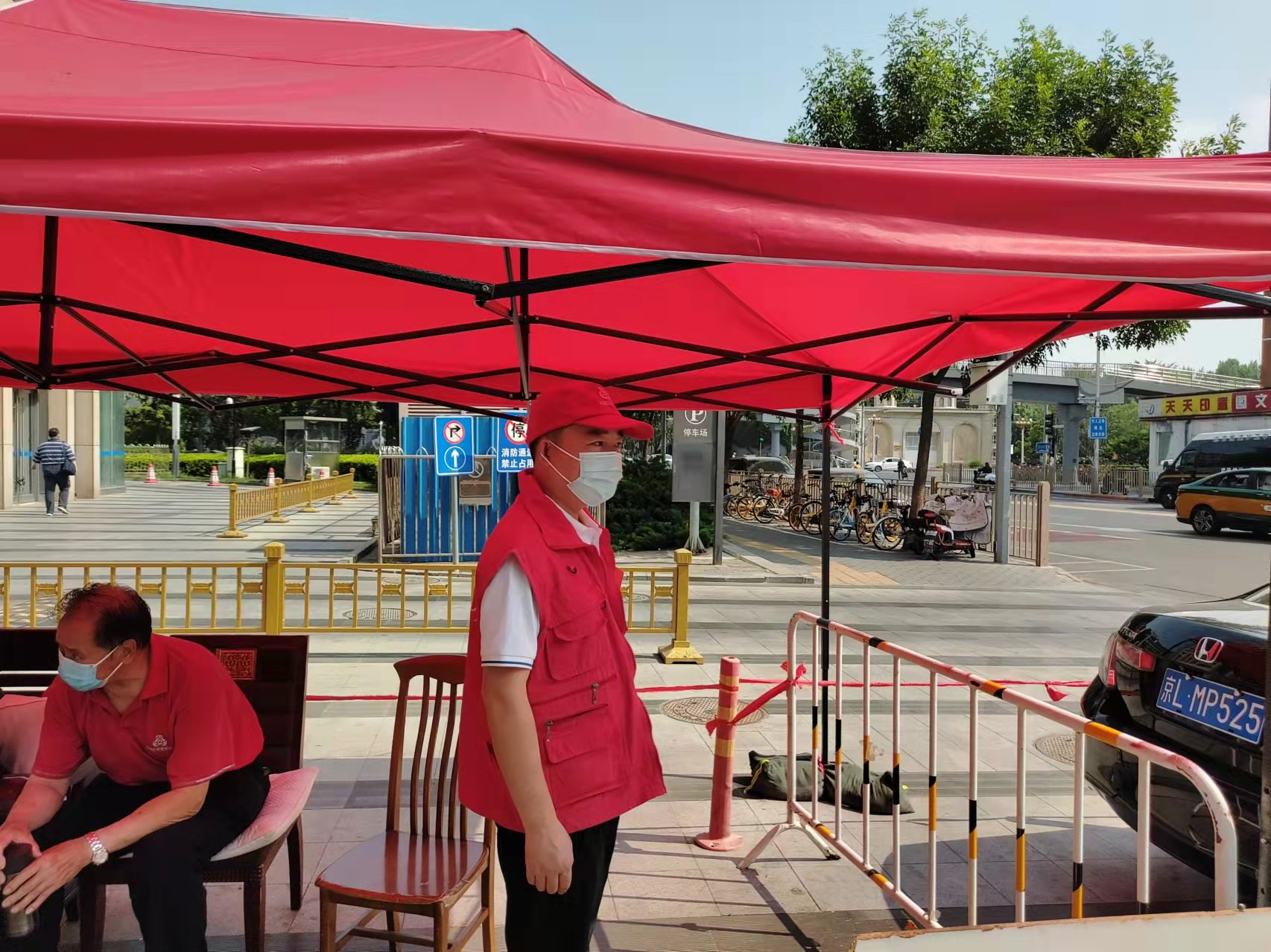 【疫情服务_疫情服务人民奉献社会汪勇】