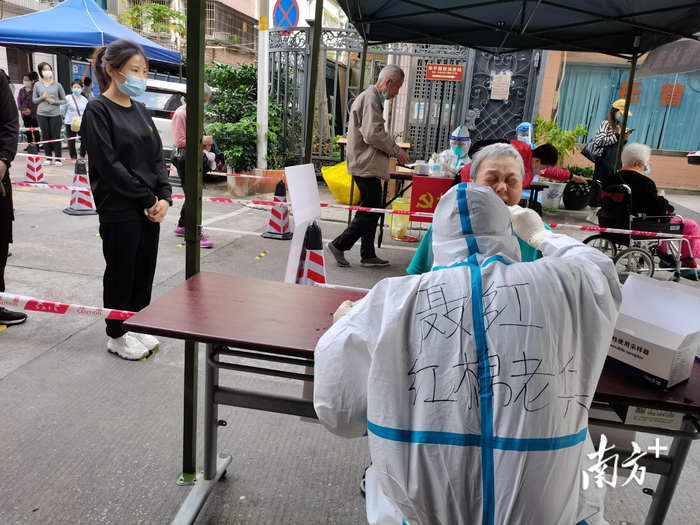 疫情援助物资的暖心诗句】